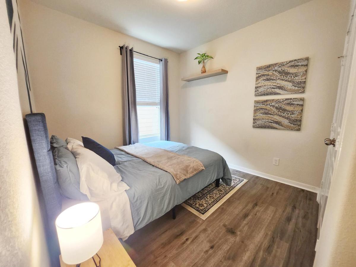 4 Bedroom Home Near Downtown Med Center Nrg Stadium Pearland Skyview Long By Ion Rentals Houston Luaran gambar