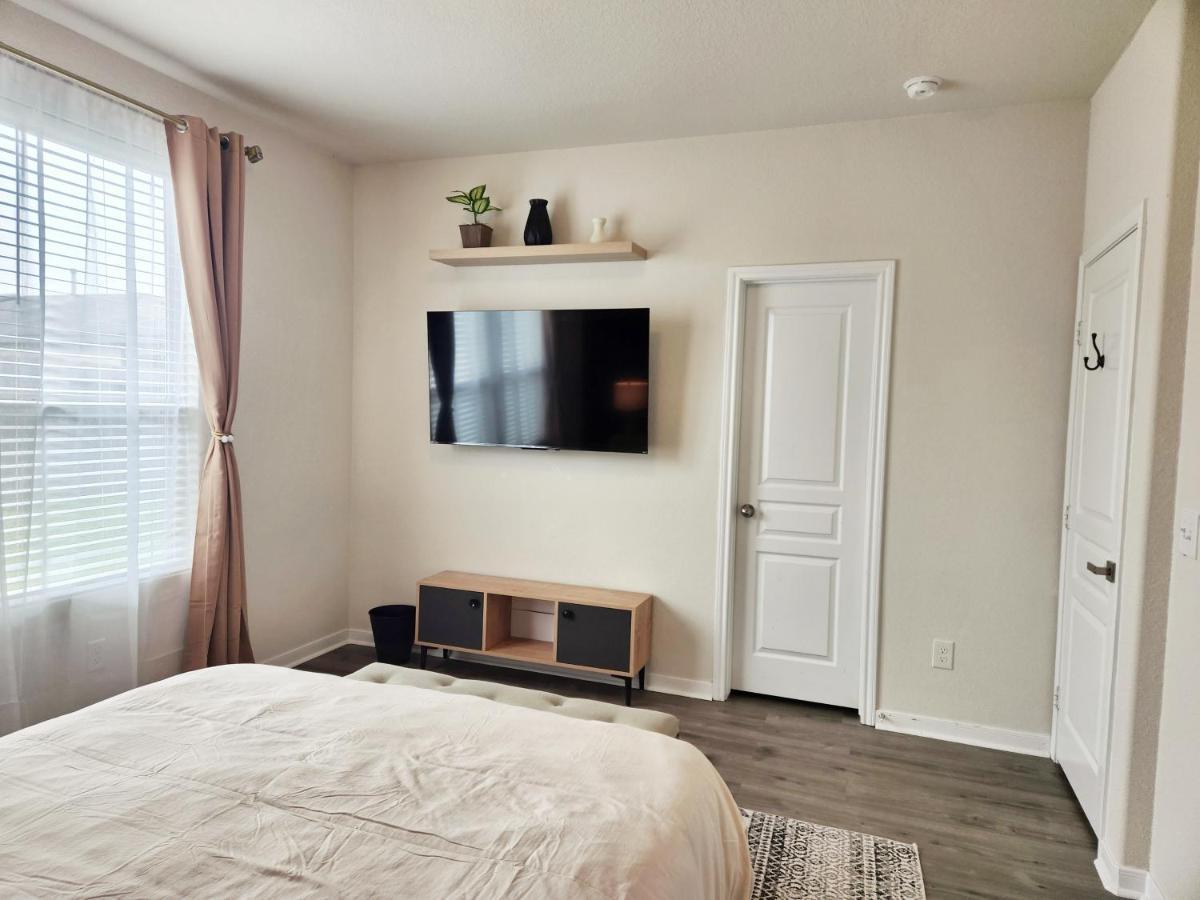 4 Bedroom Home Near Downtown Med Center Nrg Stadium Pearland Skyview Long By Ion Rentals Houston Luaran gambar
