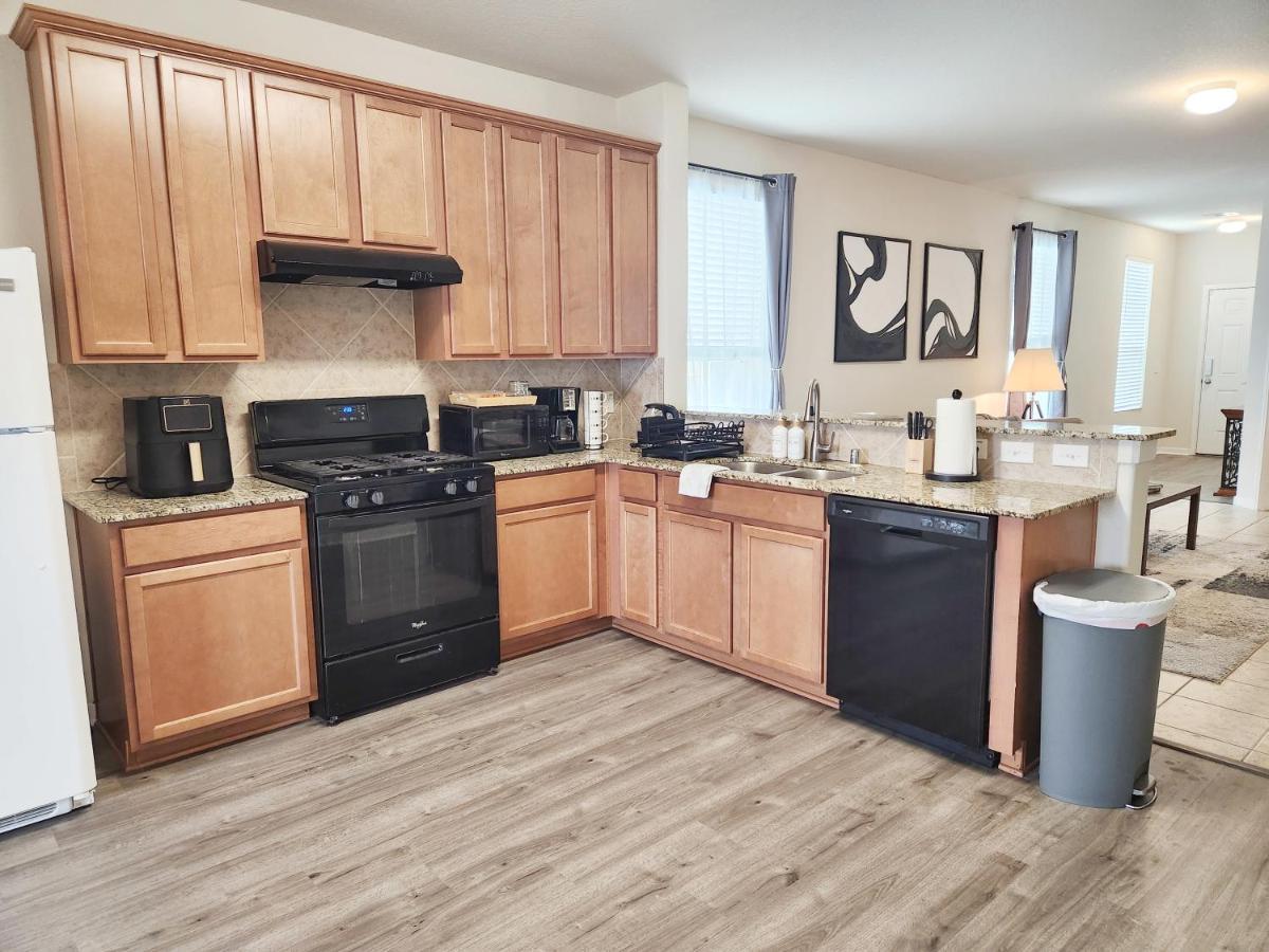 4 Bedroom Home Near Downtown Med Center Nrg Stadium Pearland Skyview Long By Ion Rentals Houston Luaran gambar