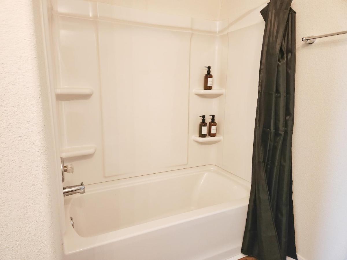 4 Bedroom Home Near Downtown Med Center Nrg Stadium Pearland Skyview Long By Ion Rentals Houston Luaran gambar